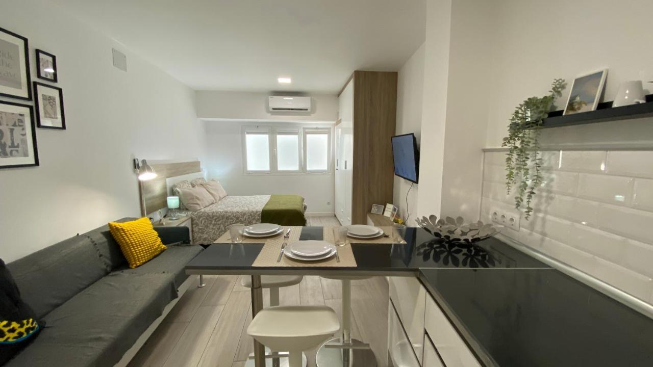 Studio In Las Canteras Beach Las Palmas Exterior photo